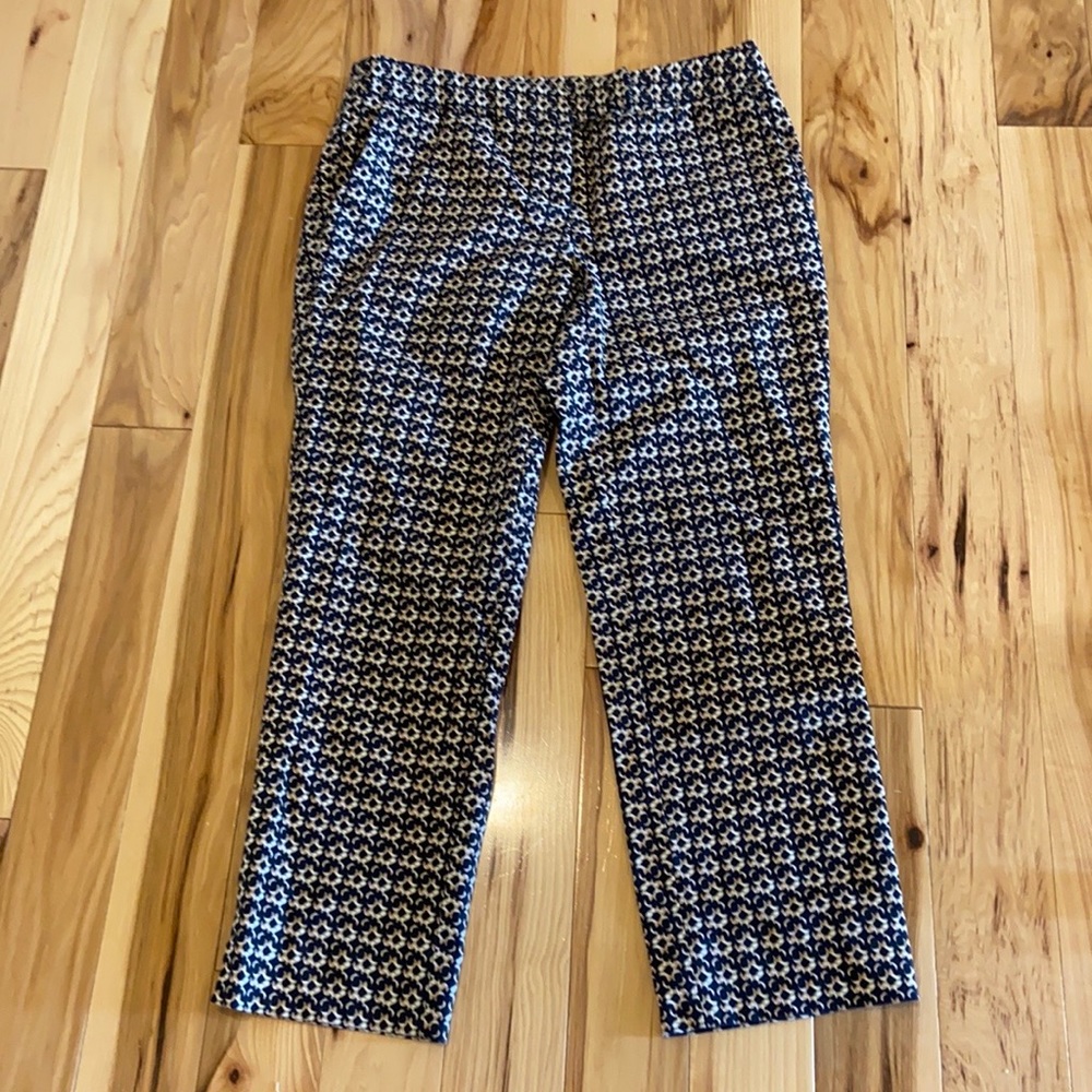 Patterned Capri Dress Pants